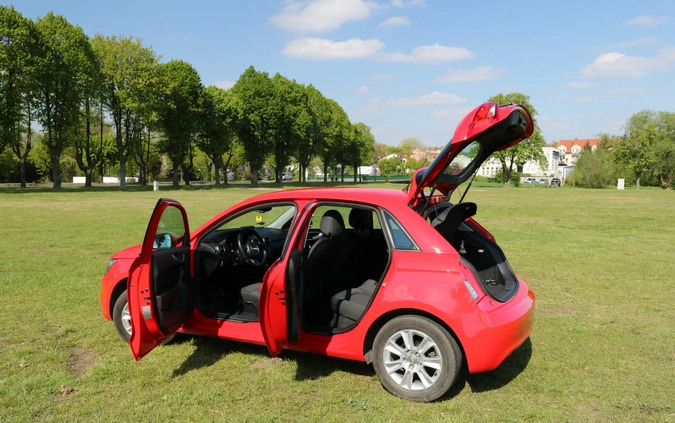 Audi A1 cena 41900 przebieg: 63677, rok produkcji 2012 z Głowno małe 667